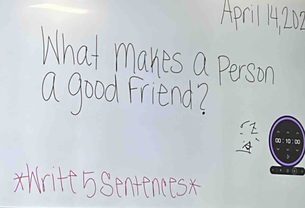 what makes a person a good friend? *write 5 sentences*