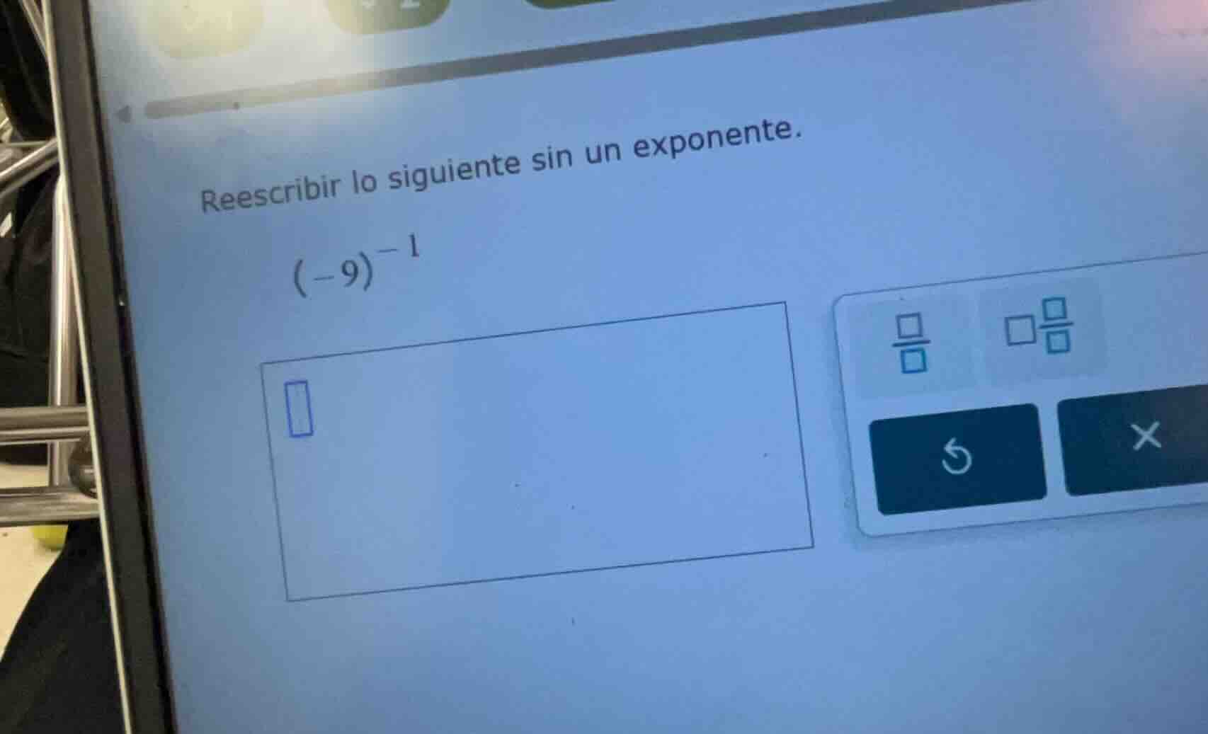 reescribir lo siguiente sin un exponente.\\((-9)^{-1}\\)