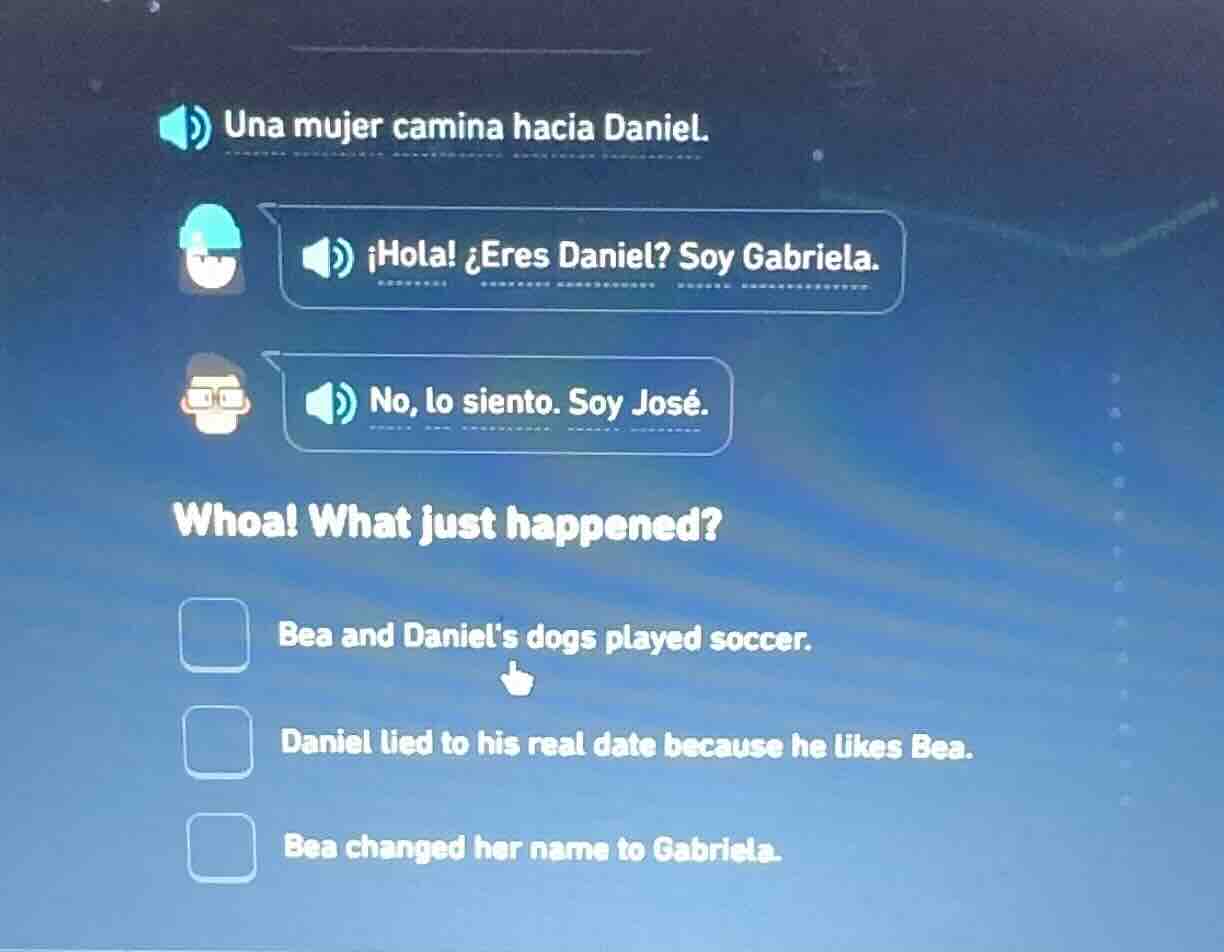 una mujer camina hacia daniel. ¡hola! ¿eres daniel? soy gabriela. no, l…