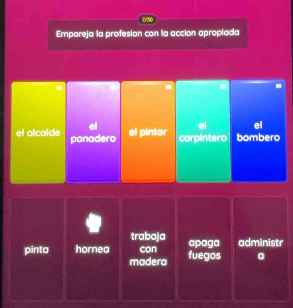 empareja la profesion con la accion apropiada el alcalde el panadero el…