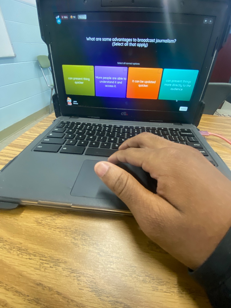 what are some advantages to broadcast journalism? (select all that appl…